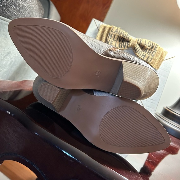 NWOB Cato Comfort Boots - Picture 2 of 7